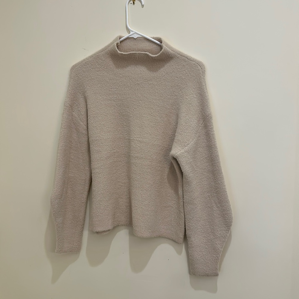 Tahari size S Cream/Blush mock neck sweater